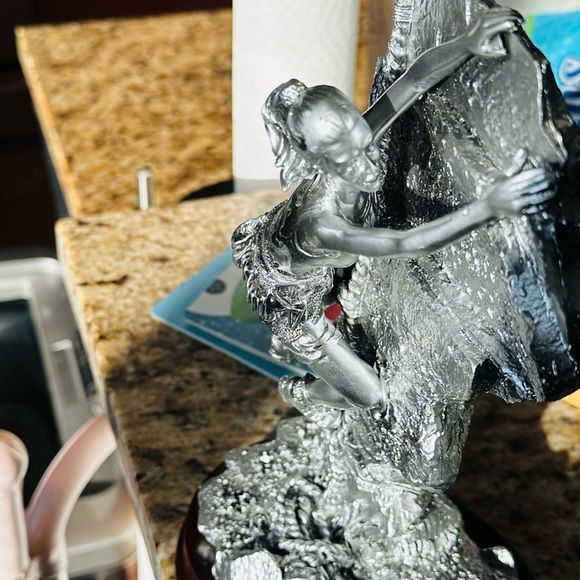 The Female Rock Climber - Picture 2 of 8